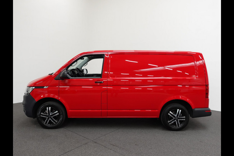 Volkswagen Transporter 2.0 TDI 150pk DSG Automaat SPORT Trekhaak Apple Carplay/ Android Auto Cruise control Airco Sidebars Parkeersensoren