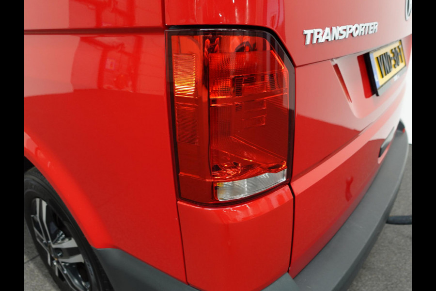 Volkswagen Transporter 2.0 TDI 150pk DSG Automaat SPORT Trekhaak Apple Carplay/ Android Auto Cruise control Airco Sidebars Parkeersensoren