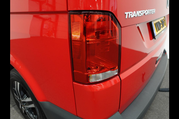 Volkswagen Transporter 2.0 TDI 150pk DSG Automaat SPORT Trekhaak Apple Carplay/ Android Auto Cruise control Airco Sidebars Parkeersensoren