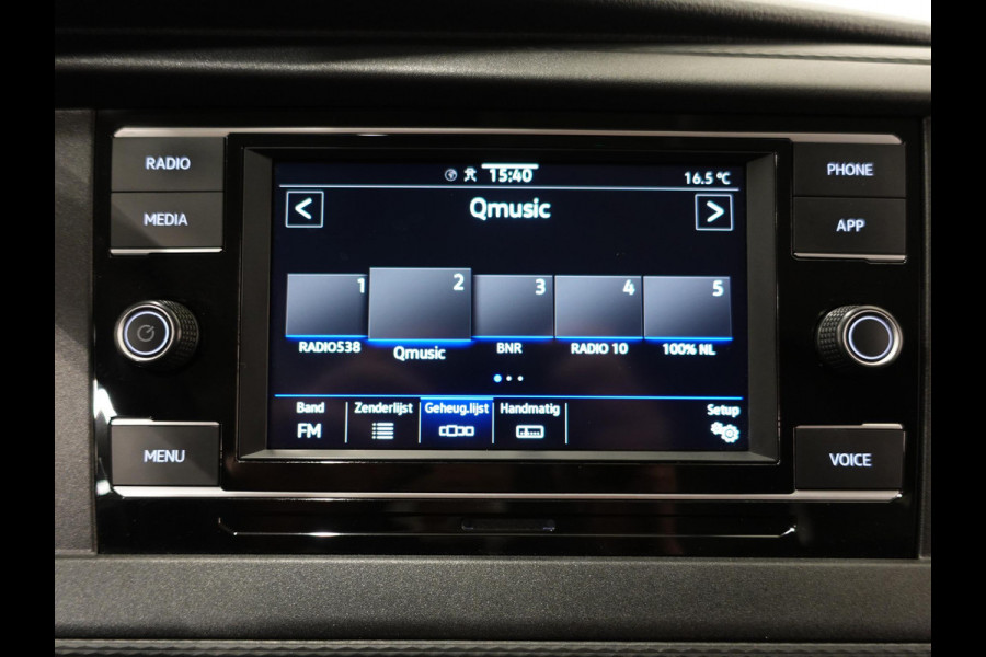 Volkswagen Transporter 2.0 TDI 150pk DSG Automaat SPORT Trekhaak Apple Carplay/ Android Auto Cruise control Airco Sidebars Parkeersensoren