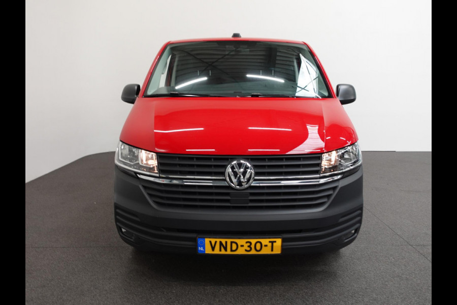 Volkswagen Transporter 2.0 TDI 150pk DSG Automaat SPORT Trekhaak Apple Carplay/ Android Auto Cruise control Airco Sidebars Parkeersensoren