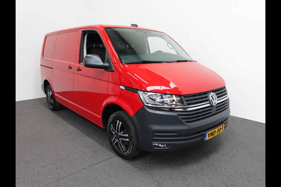 Volkswagen Transporter 2.0 TDI 150pk DSG Automaat SPORT Trekhaak Apple Carplay/ Android Auto Cruise control Airco Sidebars Parkeersensoren