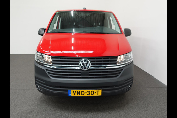Volkswagen Transporter 2.0 TDI 150pk DSG Automaat SPORT Trekhaak Apple Carplay/ Android Auto Cruise control Airco Sidebars Parkeersensoren