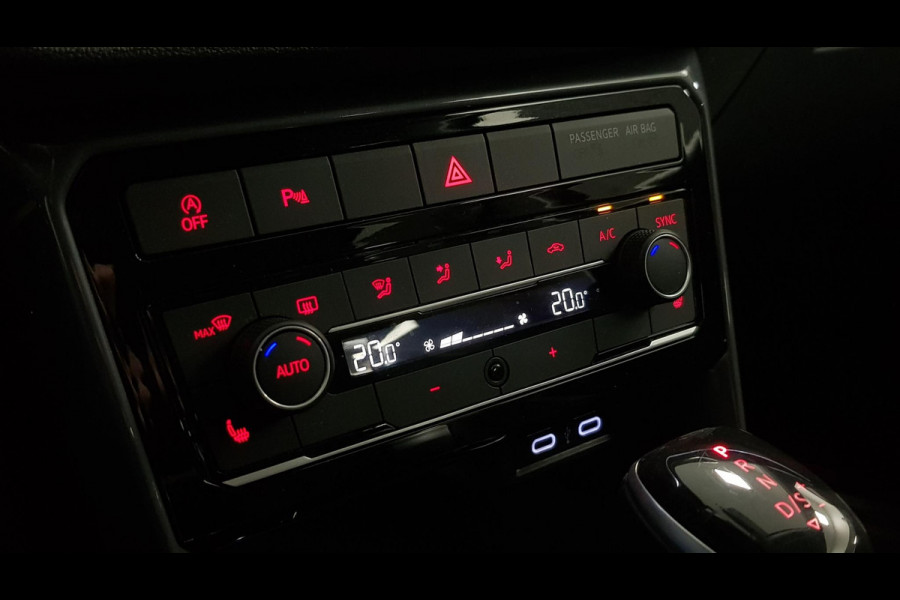 Volkswagen T-Cross 1.0 TSI 110pk DSG Style Navigatie Climate Control Dab Stoelverwarming Led Parkeer sensoren Extra Getint Glas