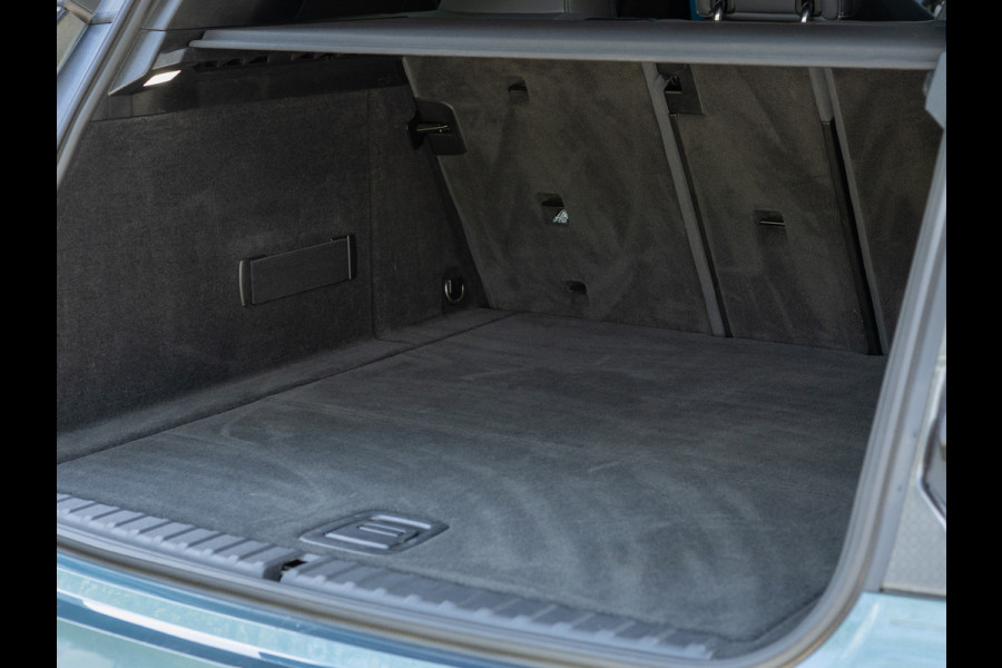 BMW iX M60 - Pano - Bowers & Wilkins - Trekhaak - Stoelventilatie