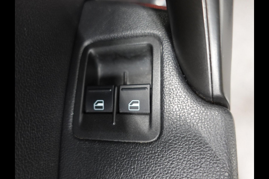 Volkswagen Caddy DSG Automaat L2H1 Maxi Exclusive Edition Xenon Navigatie Trekhaak Parkeersensoren Leder Cruise control Airco euro6