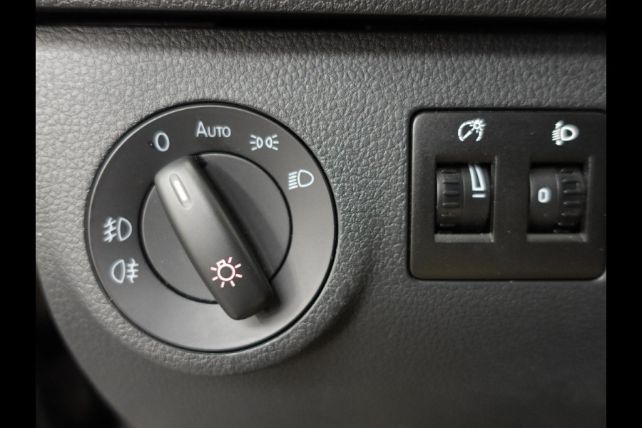 Volkswagen Caddy DSG Automaat L2H1 Maxi Exclusive Edition Xenon Navigatie Trekhaak Parkeersensoren Leder Cruise control Airco euro6