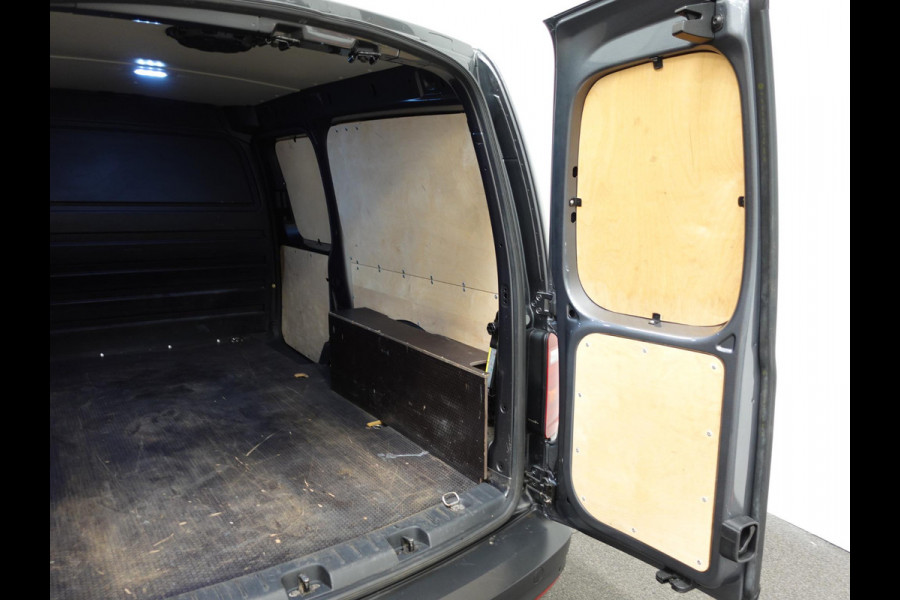 Volkswagen Caddy DSG Automaat L2H1 Maxi Exclusive Edition Xenon Navigatie Trekhaak Parkeersensoren Leder Cruise control Airco euro6