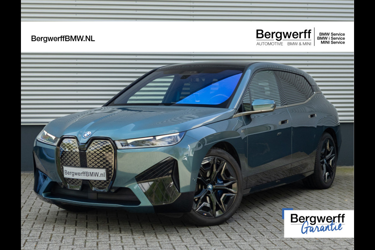 BMW iX M60 - Pano - Bowers & Wilkins - Trekhaak - Stoelventilatie BMW iX M60 - Pano - Bowers & Wilkins - Trekhaak - Stoelventilatie