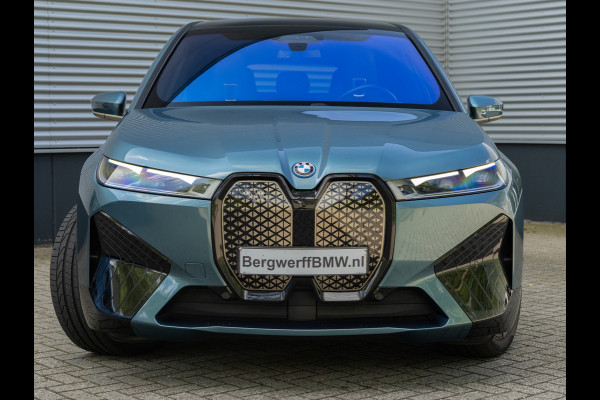 BMW iX M60 - Pano - Bowers & Wilkins - Trekhaak - Stoelventilatie