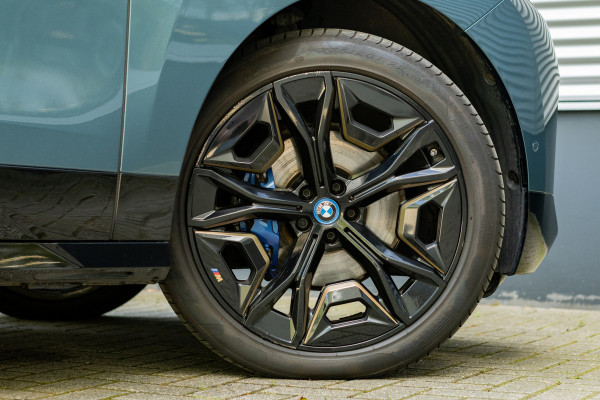 BMW iX M60 - Pano - Bowers & Wilkins - Trekhaak - Stoelventilatie