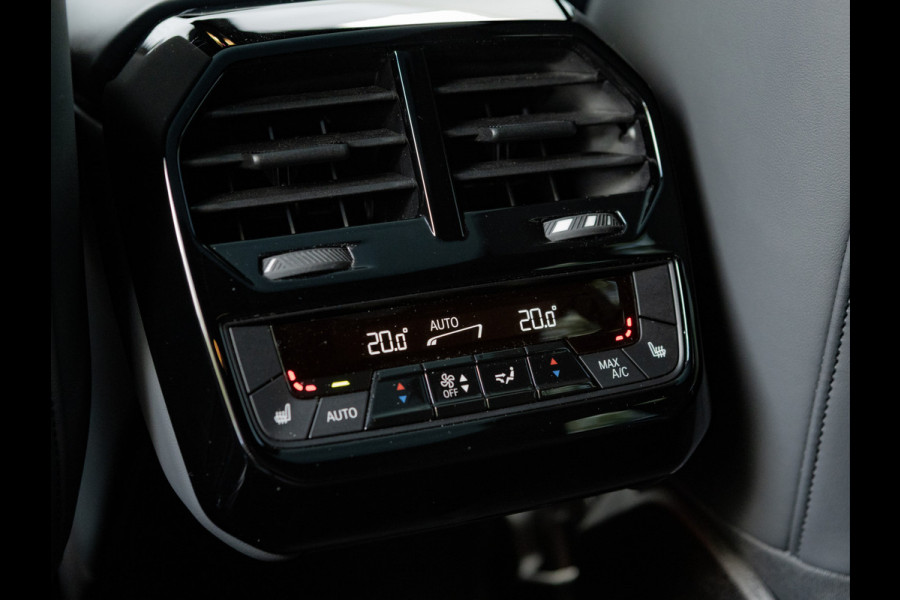 BMW iX M60 - Pano - Bowers & Wilkins - Trekhaak - Stoelventilatie