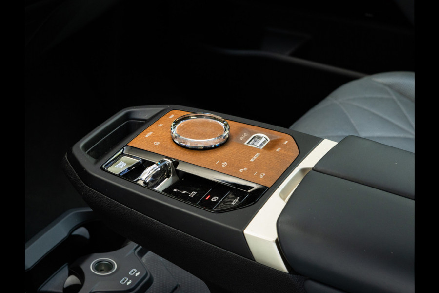 BMW iX M60 - Pano - Bowers & Wilkins - Trekhaak - Stoelventilatie