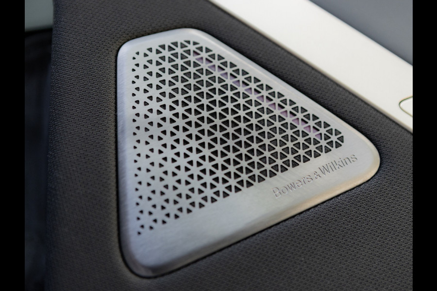BMW iX M60 - Pano - Bowers & Wilkins - Trekhaak - Stoelventilatie