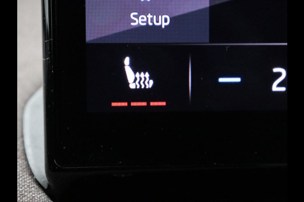 Škoda ENYAQ iV 60 | Stoel & stuurverwarming | Carplay | Keyless | Navigatie | Camera | Cruise control | Full LED | Parkeerhulp | 20'' lichtmetalen velgen