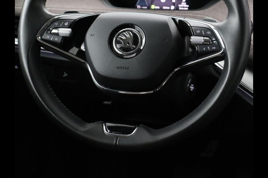 Škoda ENYAQ iV 60 | Stoel & stuurverwarming | Carplay | Keyless | Navigatie | Camera | Cruise control | Full LED | Parkeerhulp | 20'' lichtmetalen velgen