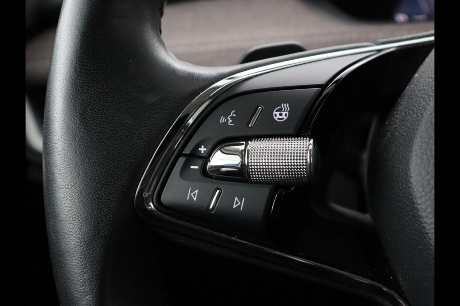 Škoda ENYAQ iV 60 | Stoel & stuurverwarming | Carplay | Keyless | Navigatie | Camera | Cruise control | Full LED | Parkeerhulp | 20'' lichtmetalen velgen