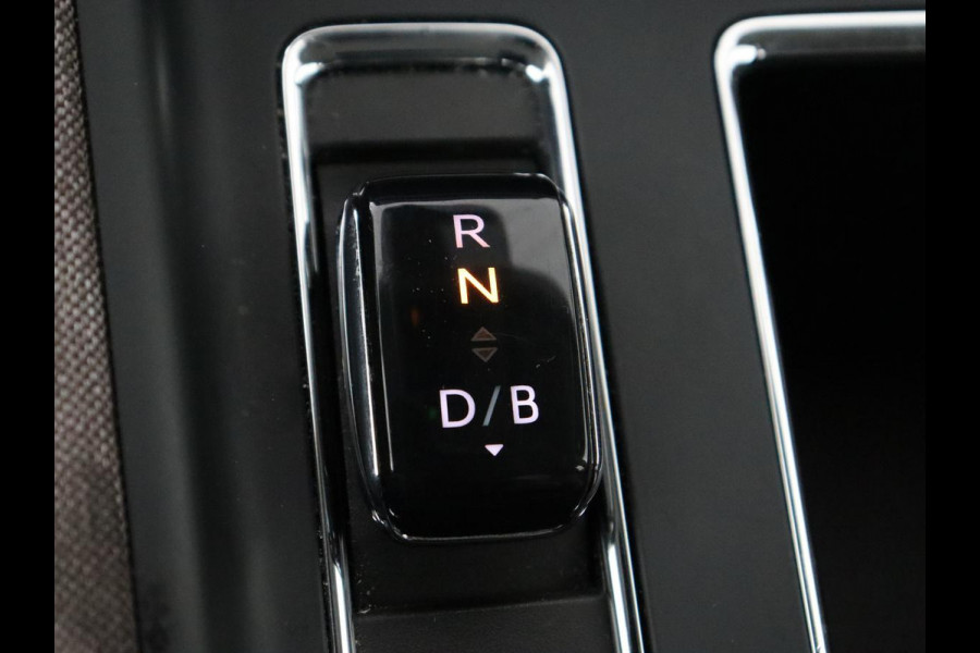 Škoda ENYAQ iV 60 | Stoel & stuurverwarming | Carplay | Keyless | Navigatie | Camera | Cruise control | Full LED | Parkeerhulp | 20'' lichtmetalen velgen
