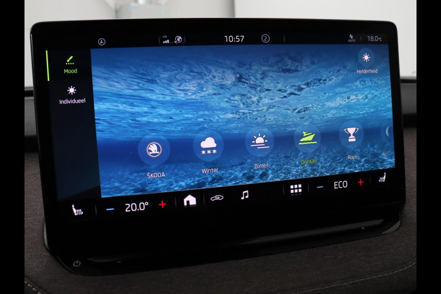 Škoda ENYAQ iV 60 | Stoel & stuurverwarming | Carplay | Keyless | Navigatie | Camera | Cruise control | Full LED | Parkeerhulp | 20'' lichtmetalen velgen