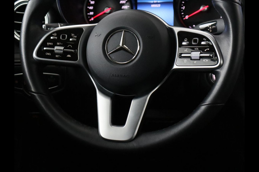 Mercedes-Benz GLC 300e 4Matic | Adaptive cruise | Trekhaak | Carplay | Stoelverwarming | Leder | Massage | Memory | Camera | Navigatie