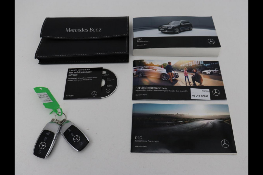 Mercedes-Benz GLC 300e 4Matic | Adaptive cruise | Trekhaak | Carplay | Stoelverwarming | Leder | Massage | Memory | Camera | Navigatie