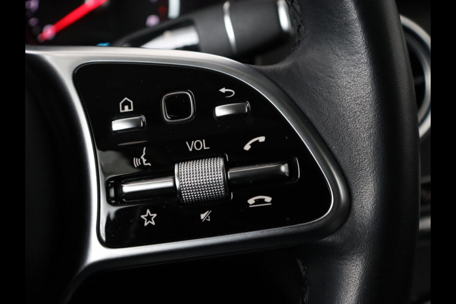 Mercedes-Benz GLC 300e 4Matic | Adaptive cruise | Trekhaak | Carplay | Stoelverwarming | Leder | Massage | Memory | Camera | Navigatie