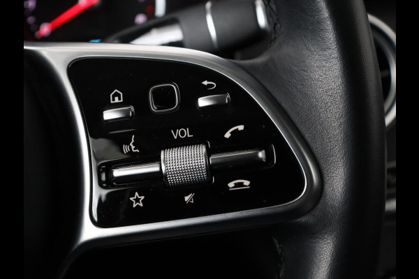 Mercedes-Benz GLC 300e 4Matic | Adaptive cruise | Trekhaak | Carplay | Stoelverwarming | Leder | Massage | Memory | Camera | Navigatie