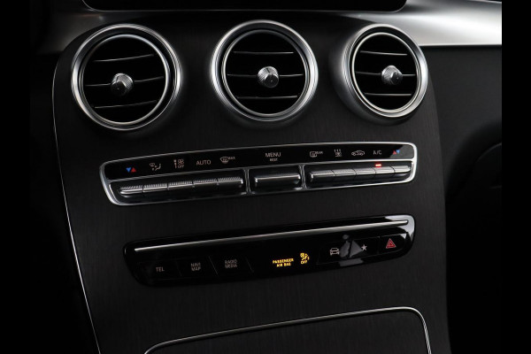 Mercedes-Benz GLC 300e 4Matic | Adaptive cruise | Trekhaak | Carplay | Stoelverwarming | Leder | Massage | Memory | Camera | Navigatie