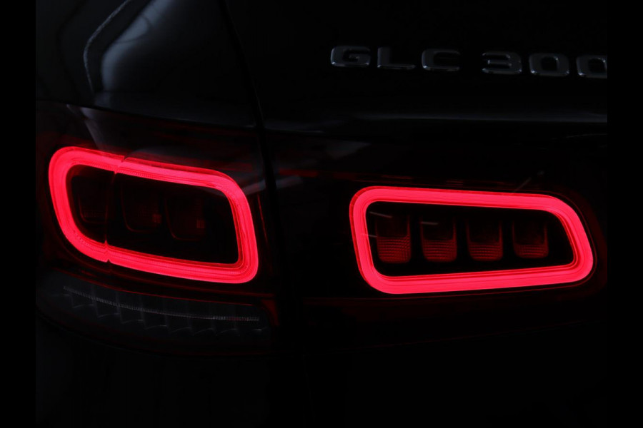 Mercedes-Benz GLC 300e 4Matic | Adaptive cruise | Trekhaak | Carplay | Stoelverwarming | Leder | Massage | Memory | Camera | Navigatie