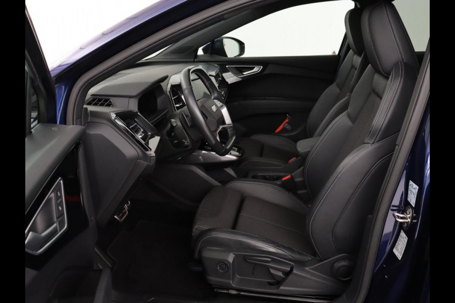 Audi Q4 e-tron 40 Launch edition S Competition 77 kWh | Stoelverwarming | Warmtepomp | Matrix LED | Carplay | Adaptive cruise | Navigatie | Virtual Cockpit | Half leder | Sportstoelen