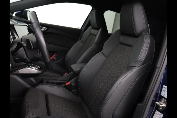 Audi Q4 e-tron 40 Launch edition S Competition 77 kWh | Stoelverwarming | Warmtepomp | Matrix LED | Carplay | Adaptive cruise | Navigatie | Virtual Cockpit | Half leder | Sportstoelen