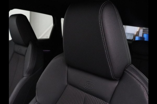 Audi Q4 e-tron 40 Launch edition S Competition 77 kWh | Stoelverwarming | Warmtepomp | Matrix LED | Carplay | Adaptive cruise | Navigatie | Virtual Cockpit | Half leder | Sportstoelen