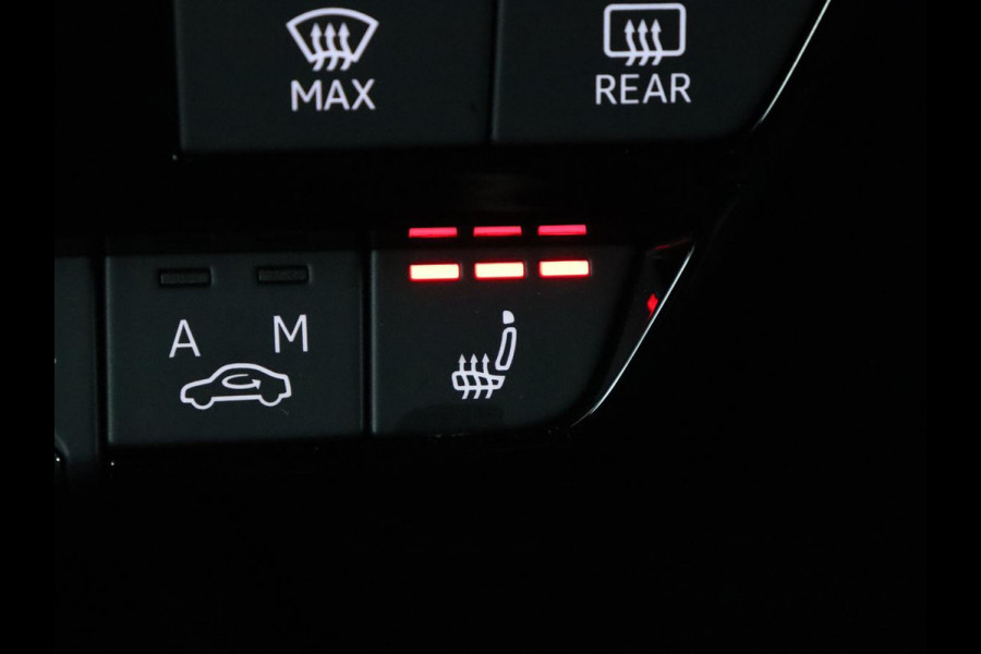 Audi Q4 e-tron 40 Launch edition S Competition 77 kWh | Stoelverwarming | Warmtepomp | Matrix LED | Carplay | Adaptive cruise | Navigatie | Virtual Cockpit | Half leder | Sportstoelen