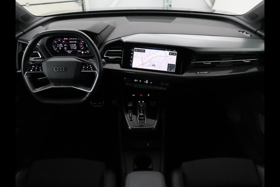 Audi Q4 e-tron 40 Launch edition S Competition 77 kWh | Stoelverwarming | Warmtepomp | Matrix LED | Carplay | Adaptive cruise | Navigatie | Virtual Cockpit | Half leder | Sportstoelen