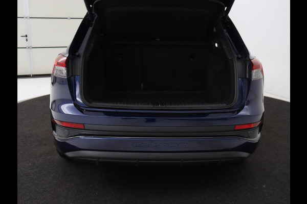 Audi Q4 e-tron 40 Launch edition S Competition 77 kWh | Stoelverwarming | Warmtepomp | Matrix LED | Carplay | Adaptive cruise | Navigatie | Virtual Cockpit | Half leder | Sportstoelen