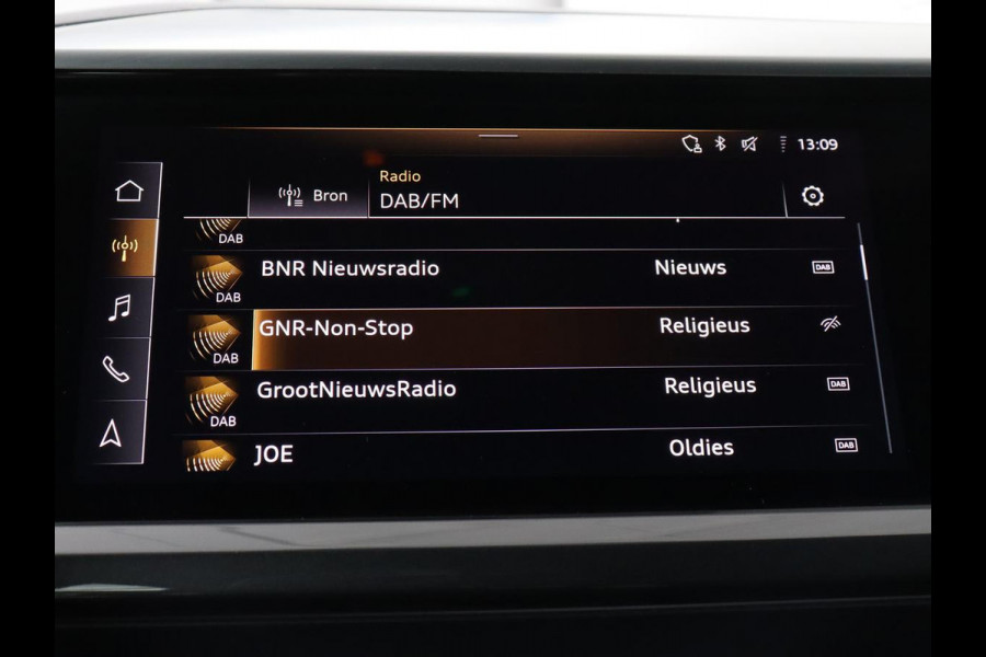 Audi Q4 e-tron 40 Launch edition S Competition 77 kWh | Stoelverwarming | Warmtepomp | Matrix LED | Carplay | Adaptive cruise | Navigatie | Virtual Cockpit | Half leder | Sportstoelen