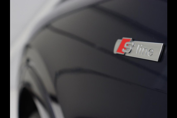 Audi Q4 e-tron 40 Launch edition S Competition 77 kWh | Stoelverwarming | Warmtepomp | Matrix LED | Carplay | Adaptive cruise | Navigatie | Virtual Cockpit | Half leder | Sportstoelen