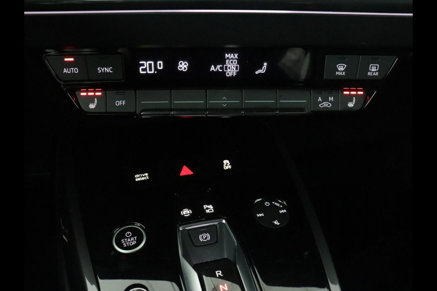 Audi Q4 e-tron 40 Launch edition S Competition 77 kWh | Stoelverwarming | Warmtepomp | Matrix LED | Carplay | Adaptive cruise | Navigatie | Virtual Cockpit | Half leder | Sportstoelen