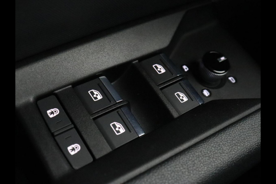Audi Q4 e-tron 40 Launch edition S Competition 77 kWh | Stoelverwarming | Warmtepomp | Matrix LED | Carplay | Adaptive cruise | Navigatie | Virtual Cockpit | Half leder | Sportstoelen