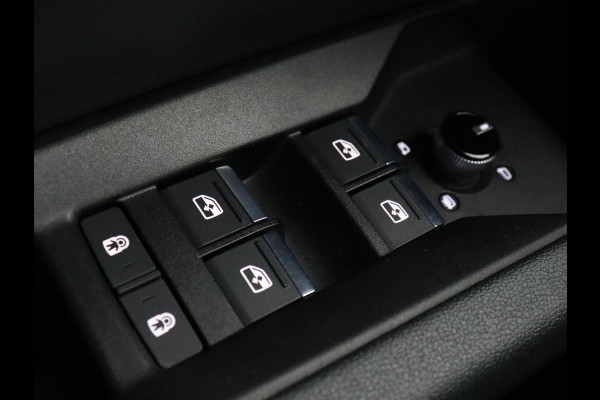 Audi Q4 e-tron 40 Launch edition S Competition 77 kWh | Stoelverwarming | Warmtepomp | Matrix LED | Carplay | Adaptive cruise | Navigatie | Virtual Cockpit | Half leder | Sportstoelen