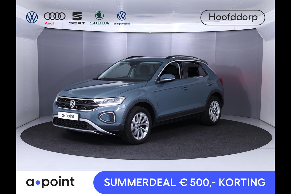 Volkswagen T-Roc 1.5 TSI Life Edition 150 pk Automaat (DSG) | Verlengde garantie | Navigatie via App | Parkeersensoren (Park assist) | Achteruitrijcamera | Adaptieve cruise control | Volkswagen T-Roc 1.5 TSI Life Edition 150 pk Automaat (DSG) | Verlengde garantie | Navigatie via App | Parkeersensoren (Park assist) | Achteruitrijcamera | Adaptieve cruise control |