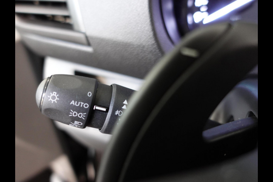 Peugeot Expert 2.0 BlueHDI 180pk Automaat Long L3 Premium 3-zits Cruise Control Airco App-Connect LM Velgen Trekgewicht 2500kg