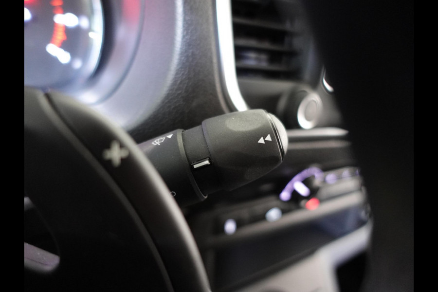 Peugeot Expert 2.0 BlueHDI 180pk Automaat Long L3 Premium 3-zits Cruise Control Airco App-Connect LM Velgen Trekgewicht 2500kg