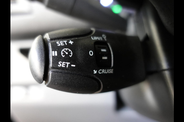 Peugeot Expert 2.0 BlueHDI 180pk Automaat Long L3 Premium 3-zits Cruise Control Airco App-Connect LM Velgen Trekgewicht 2500kg