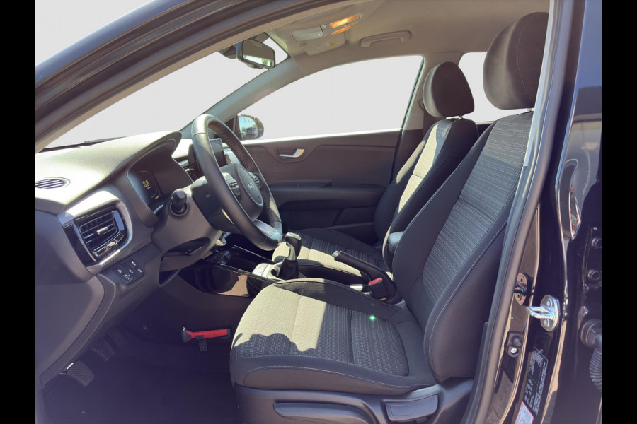 Kia Stonic 1.0 T-GDi MHEV DynamicPlusLine Camera | LMV | Cruise | Navi | LED | Stoel- en Stuurverwarming | Privacy Glass | Apple Carplay & Android Auto |