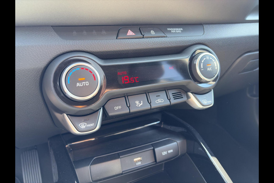 Kia Stonic 1.0 T-GDi MHEV DynamicPlusLine Camera | LMV | Cruise | Navi | LED | Stoel- en Stuurverwarming | Privacy Glass | Apple Carplay & Android Auto |