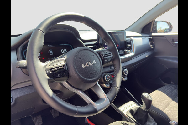 Kia Stonic 1.0 T-GDi MHEV DynamicPlusLine Camera | LMV | Cruise | Navi | LED | Stoel- en Stuurverwarming | Privacy Glass | Apple Carplay & Android Auto |