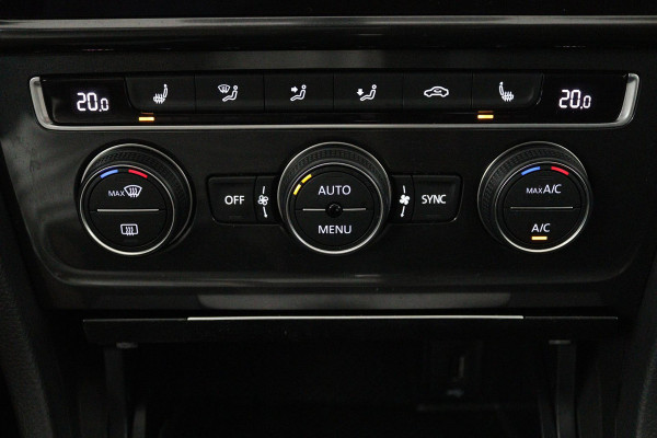 Volkswagen Golf 1.0 TSI Comfortline Business Automaat (NAVIGATIE, STOELVERWARMING, CAMERA, 1e EIGENAAR, GOED ONDERHOUDEN)