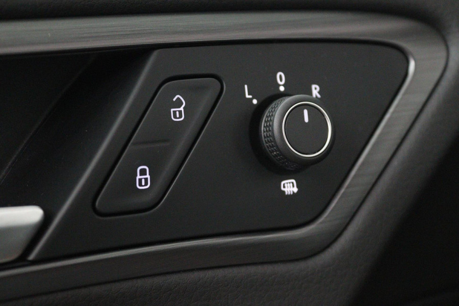 Volkswagen Golf 1.0 TSI Comfortline Business Automaat (NAVIGATIE, STOELVERWARMING, CAMERA, 1e EIGENAAR, GOED ONDERHOUDEN)