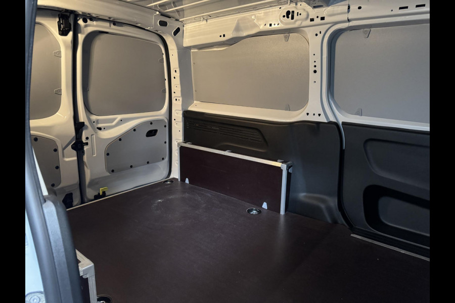 Citroën Berlingo 130PK Automaat L2 Navigatie Apple carplay/ Android Auto Cruise control Trekhaak parkeersensoren 3-Zits Euro6